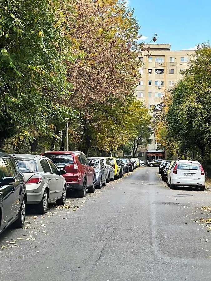 Start Apartments 1 Bucharest 0*,